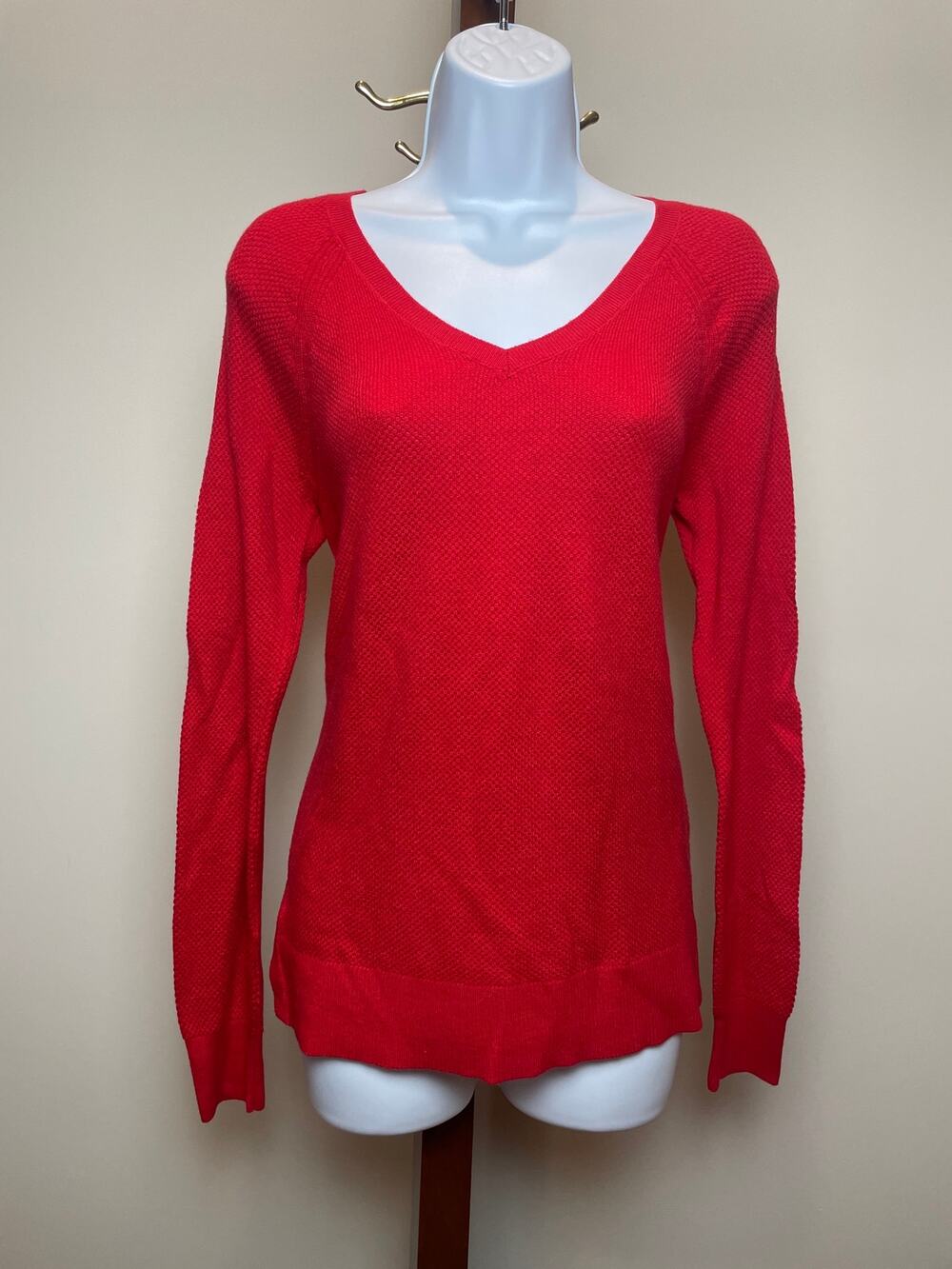 GAP Sweater Size S Red Waffle Knit V Neck Long Sleeve Cotton Blend NWT